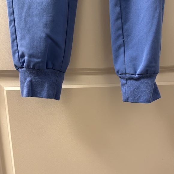 Figs scrub bottoms, 4 of them in total $25 each; price is listed for 4 in total. - Picture 3 of 10